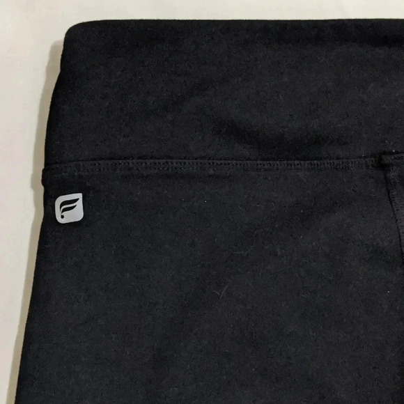 FABLETICS Define PowerHold Mid-Rise Capri, Color Black Size XS - Picture 10 of 14